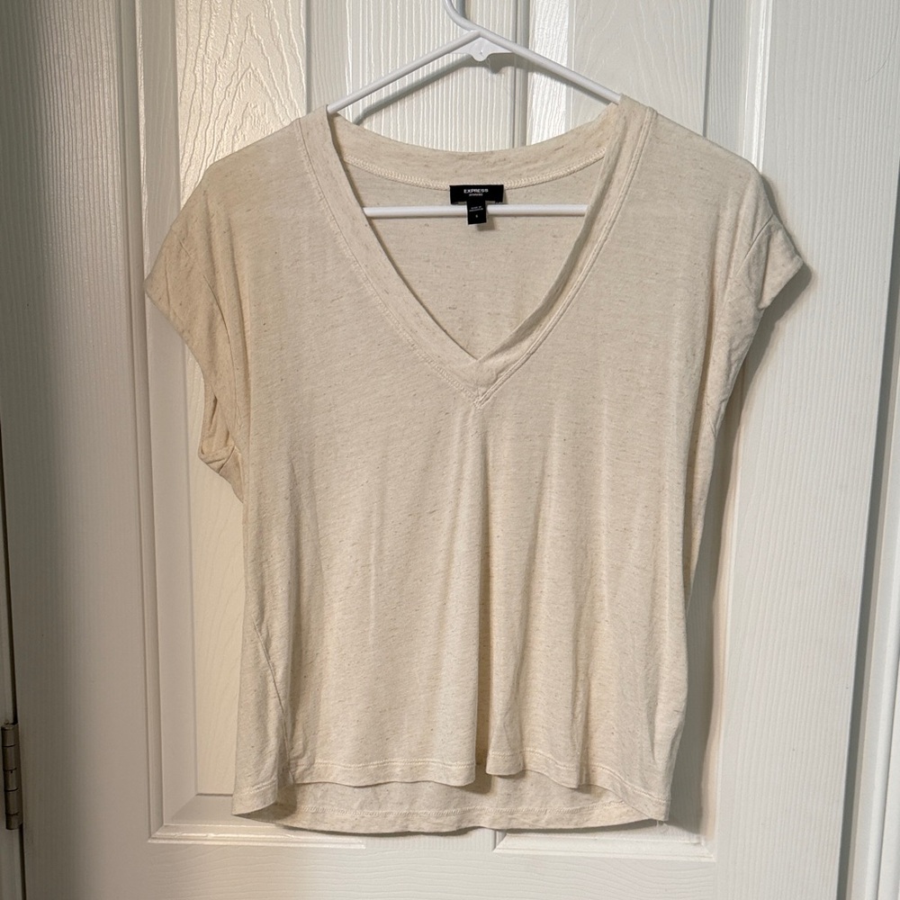 Express Cream V-Neck Short Sleeve Tee
